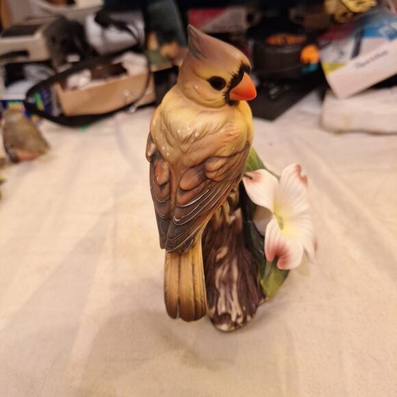 Classic Treasures Female Red Cardinal On Brabch With Flower Porcelain 5.5x3.5 In - Picture 4 of 5